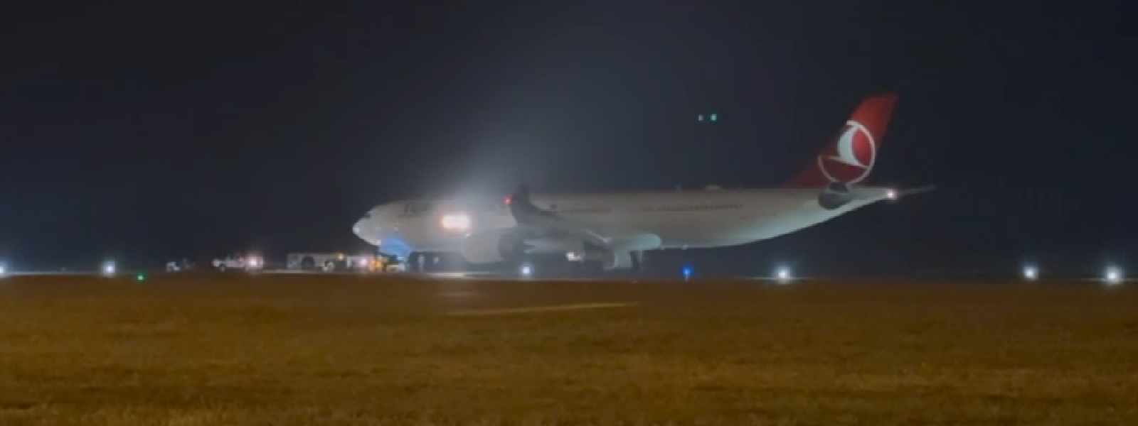 තුර්කි ගුවන් යානය ආරක්ෂිතව ගොඩබැස්වූ මෙහෙයුම...